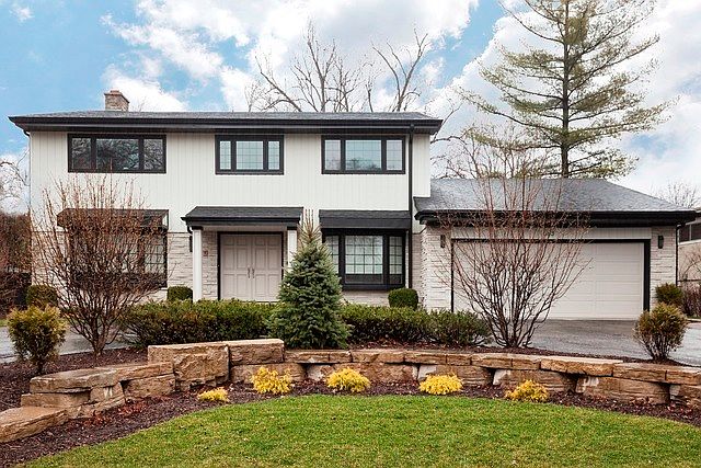 1st image of 883 Oak Dr