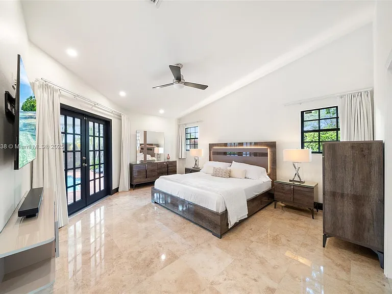 5424 SW 154th Pl — Photo 18