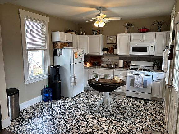2nd image of 309 Penn St