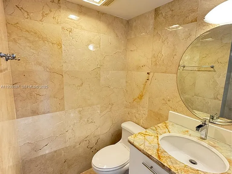 100 Bayview Dr #309 — Photo 14