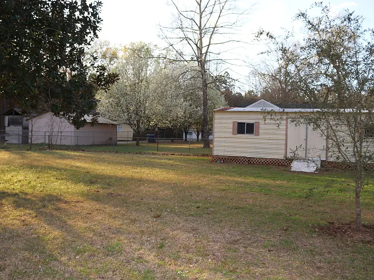308 W Warriner Ave — Photo 24