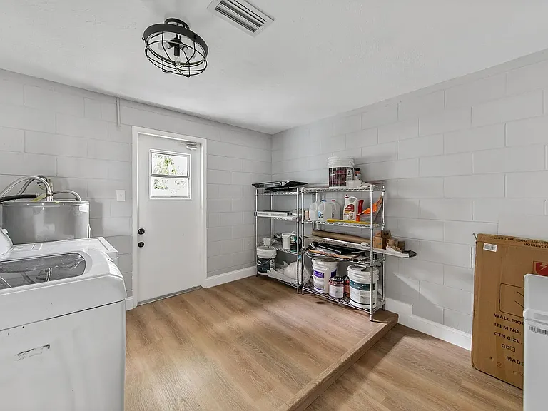 5374 Skyline Pl — Photo 13