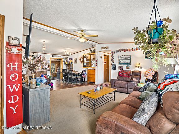 2nd image of 623 Mountain View Dr