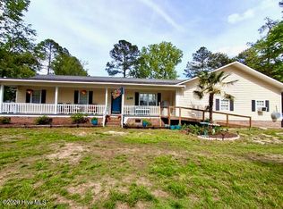 11 Fayetteville Road, Elizabethtown, NC 28337