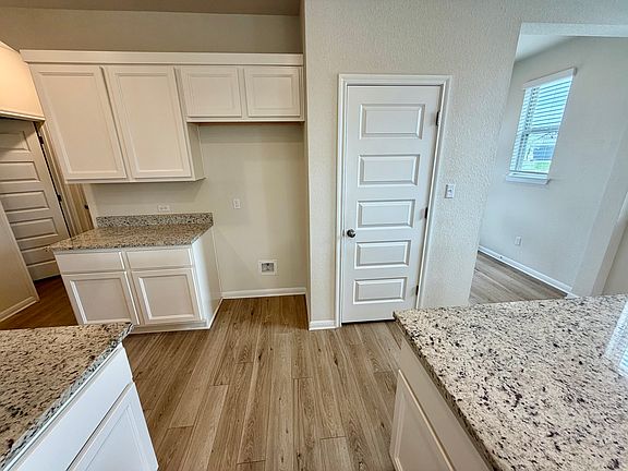 4th image of 305 Tolo Dr #A