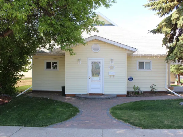 5027 52nd Ave, Mundare, AB T0B 3H0