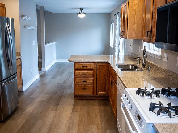 5th image of 1118 Karen Ave