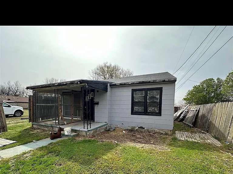 315 N Hardin Ave — Photo 1