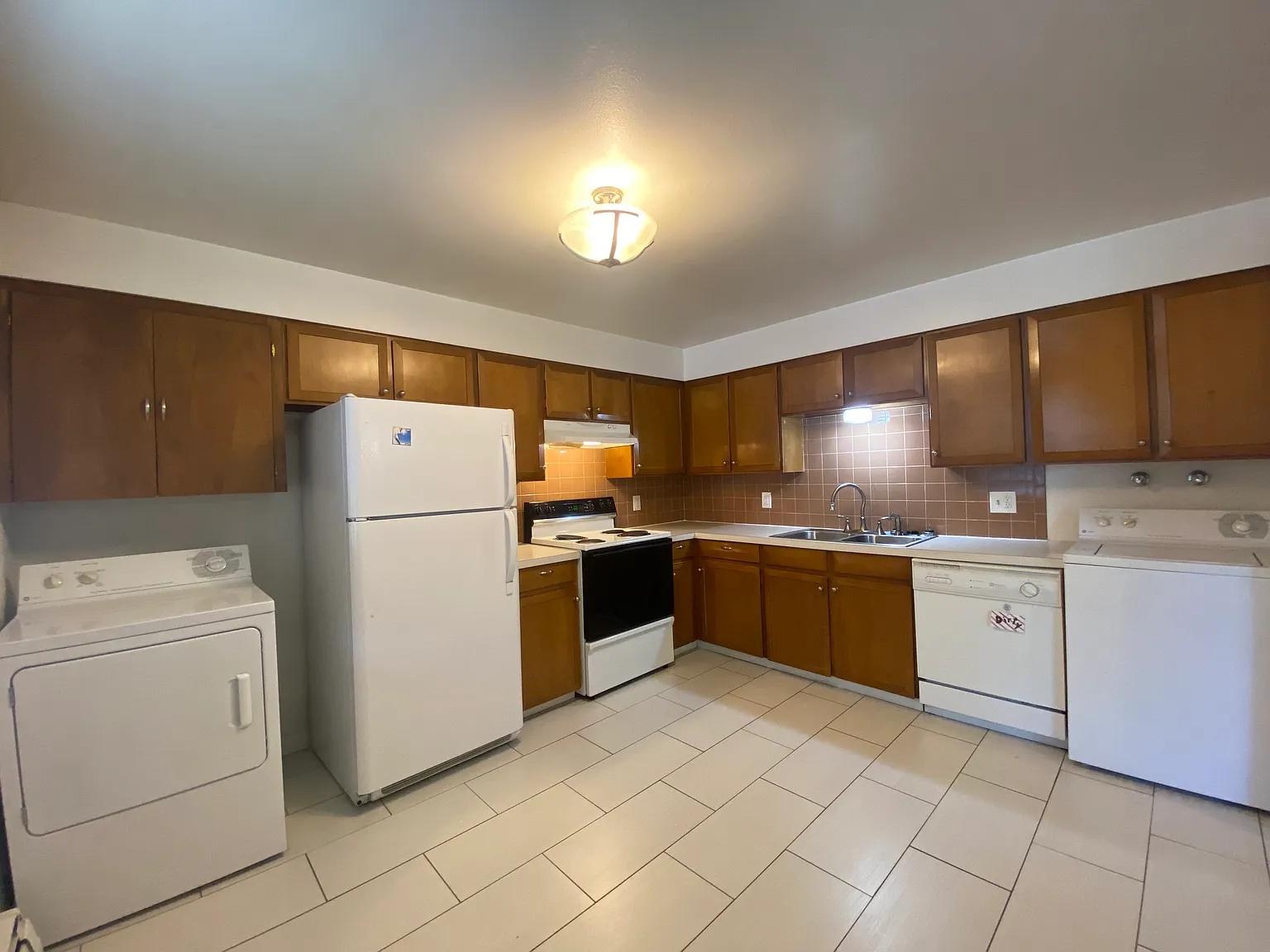 2 bed, $1,395 — Photo 2