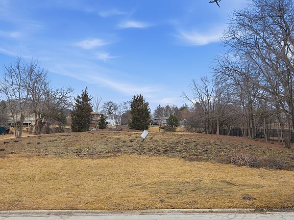 2nd image of 2149 Post Rd