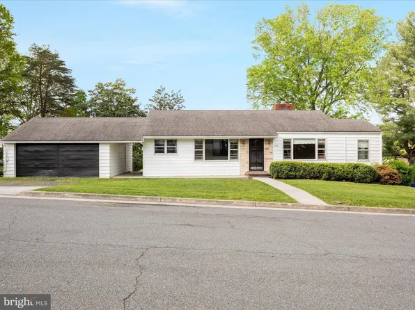 826 W 16th St, Front Royal, VA 22630