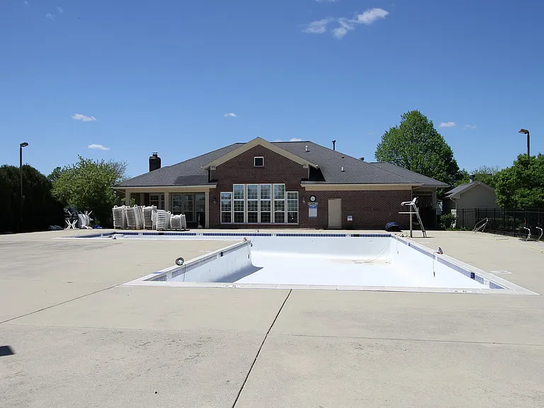 2554 Dickens Dr — Photo 3