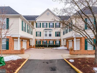 25280 Lake Shore Sq Unit 102, Chantilly, VA, 20152