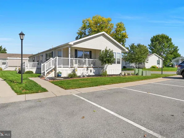 112 Summers Dr, Lancaster, PA 17601