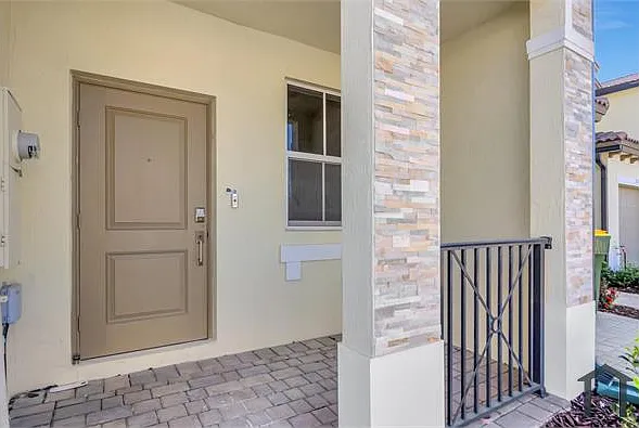 2574 SE 25th Dr — Photo 1