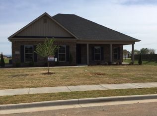 102 Evergreenview Dr, Hazel Green, AL 35750