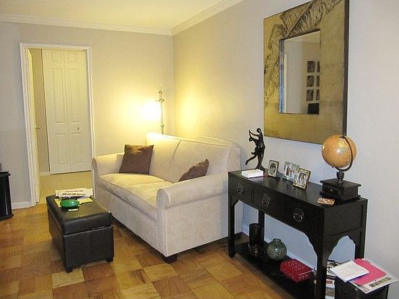3rd image of 25 Franklin Ave APT 2G