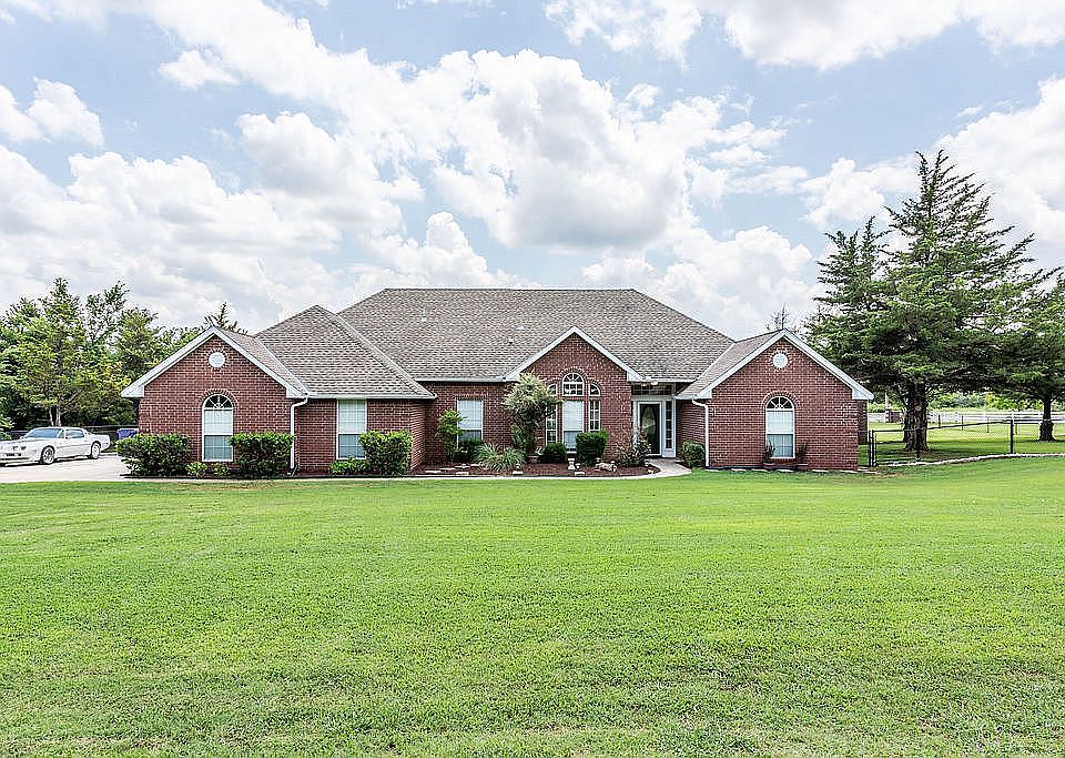 1st image of 4300 Lairds Woods Cir