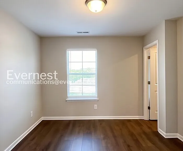 250 Tara Ct — Photo 12