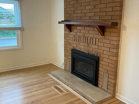 Gas fireplace & hearth