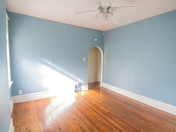 2nd image of 1125 Forest Ave #2