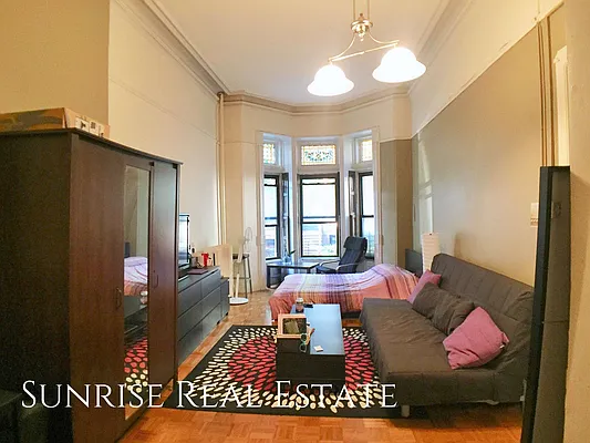 Rented by Sunrise Real Estate | media 2