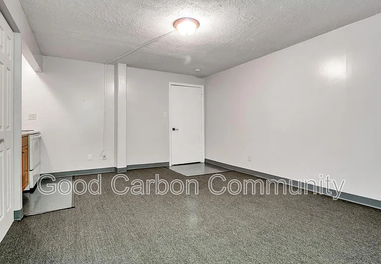 2641 Spring St #11 — Photo 3