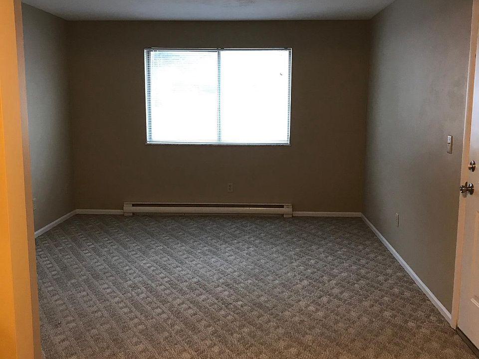 1st image of 103 Westwood Ct