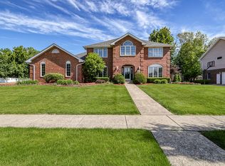 705 Ridgefield Rd, New Lenox, IL 60451
