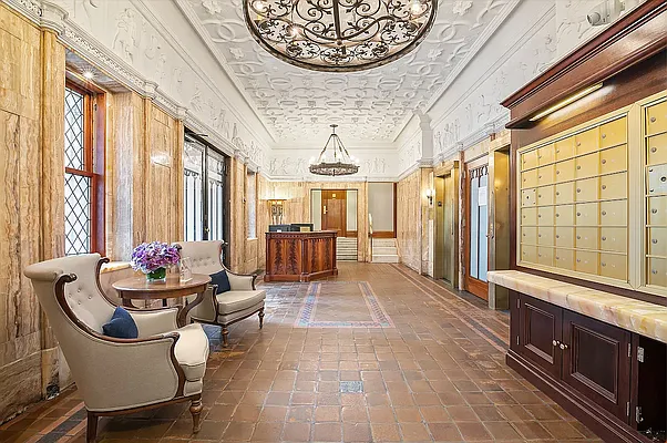 Rented by Compass | media 10