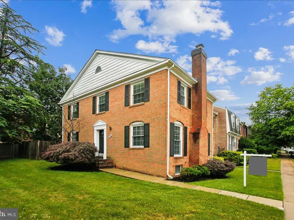 7018 Bradwood Ct, Springfield, VA 22151
