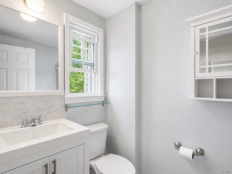856 Bruce Dr — Photo 8