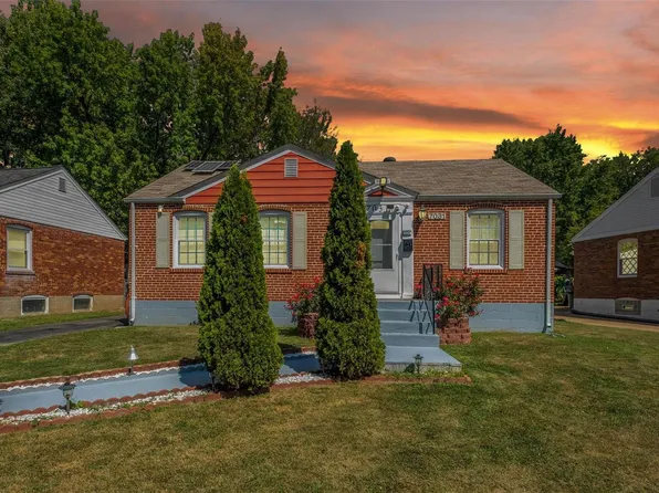 7031 Holly Hills Ave, Saint Louis, MO 63123