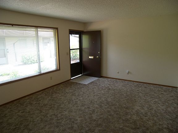 2nd image of 8003-8035 SE Alder St #8005