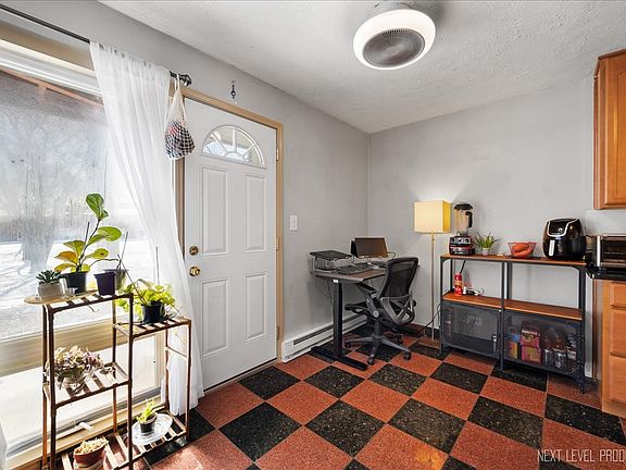 3rd image of 2205 Arbor Cir APT 8