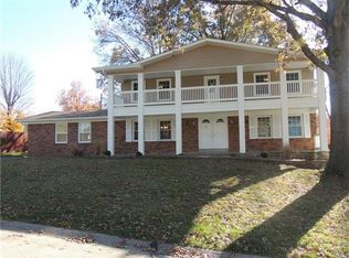 210 Capri Dr, O'Fallon, MO 63366