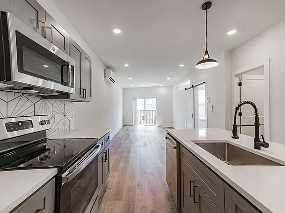 4th image of 4328 Main St Floor 2