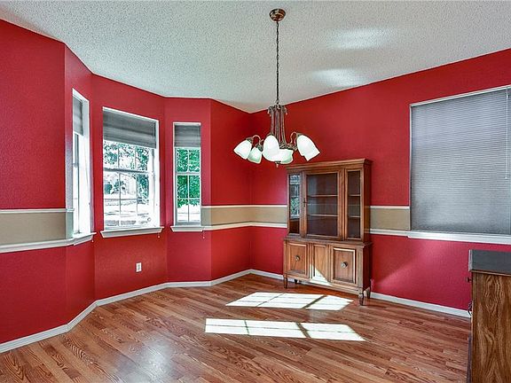 4th image of 1255 Stonehill Ct
