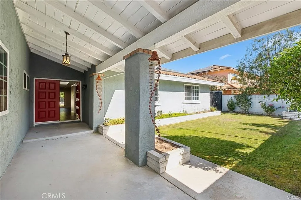 4 bed, 2.5 bath, 2702 sqft, $6,575 — Photo 3