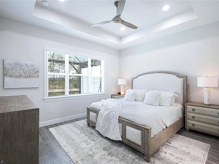 6875 Saona Ct — Photo 11