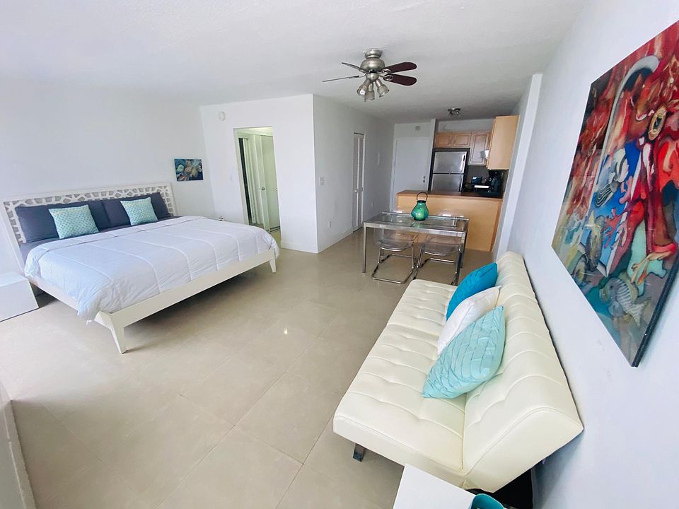 1st image of 712 Washington Ave #521