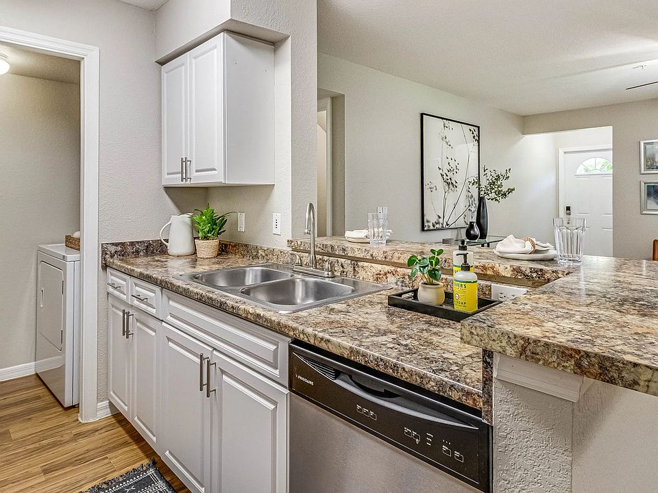 Gorgeous open kitchens offer seamless entertainment.