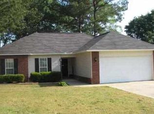 102 Saint Brendands Dr, Bonaire, GA 31005