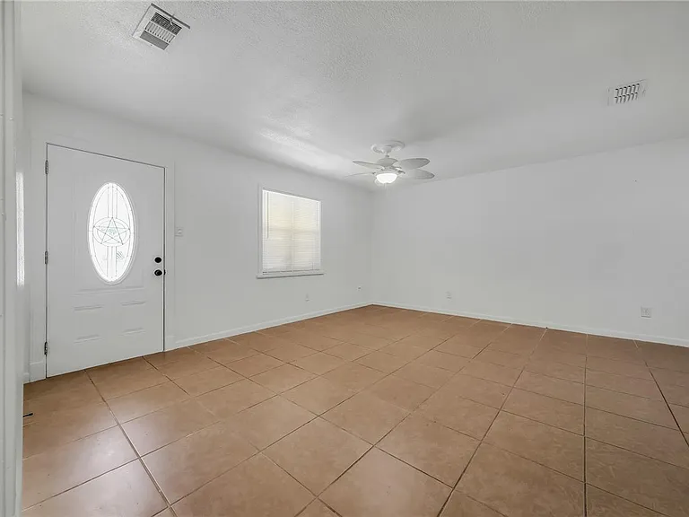 1814 Loritte Dr — Photo 5