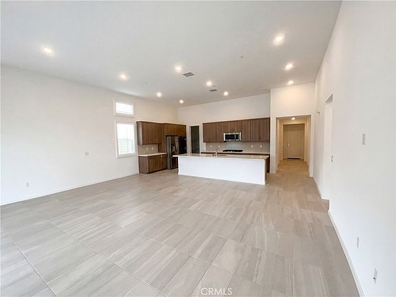 3rd image of 103 Mustang Ln