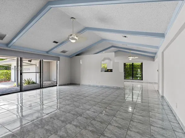 9220 NW 15th St, Coral Springs, FL 33071
