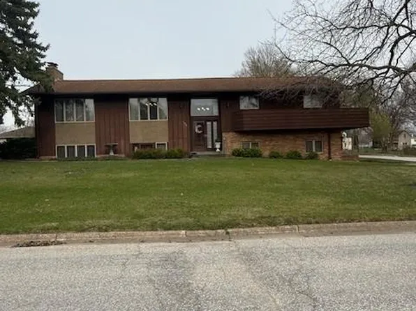 202 N Main St, Dayton, IA 50530