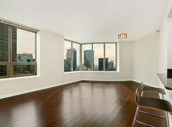 3rd image of 400 N La Salle St #4007