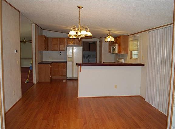 4th image of 1501 Locust Hill Rd