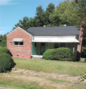 3922 Harwood St, Winston Salem, NC, 27105
